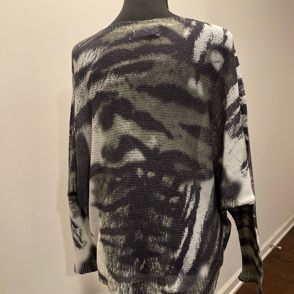 Fab’rik Knit Top Size M-L Open Weave Earthy Abstract Animal Print Relaxed Fit - Picture 4 of 8